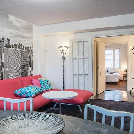 Iso Perheasunto Keskustassa, Saerkaenniemen Laehellae 公寓 *