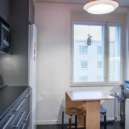 Apartment Iso Perheasunto Keskustassa, Saerkaenniemen Laehellae